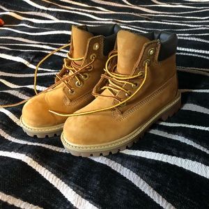Authentic Timberland boots for boys